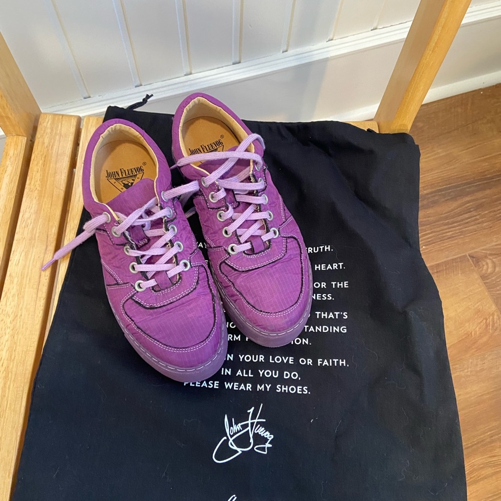 Purple PRIDE 2021 LEESIDE
purple vegan
EcoRubber sole 70% recycled materials